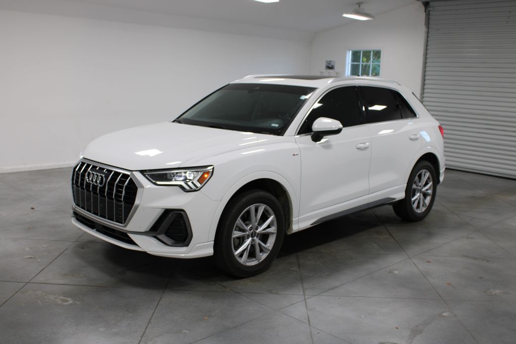 2023 Audi Q3 S line Premium photo 3