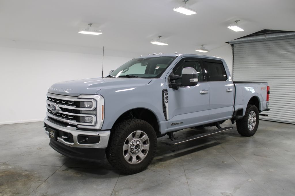 Used 2024 Ford F-250SD Lariat Truck