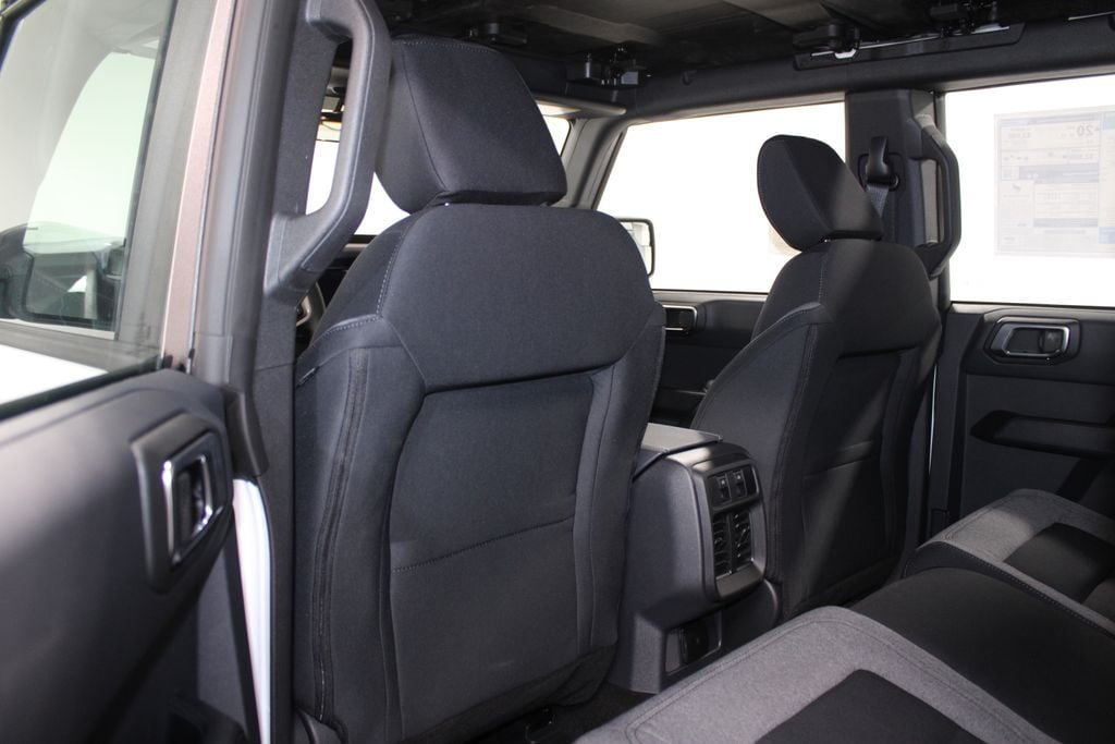 2025 Ford Bronco 4-Door Base - Photo 21