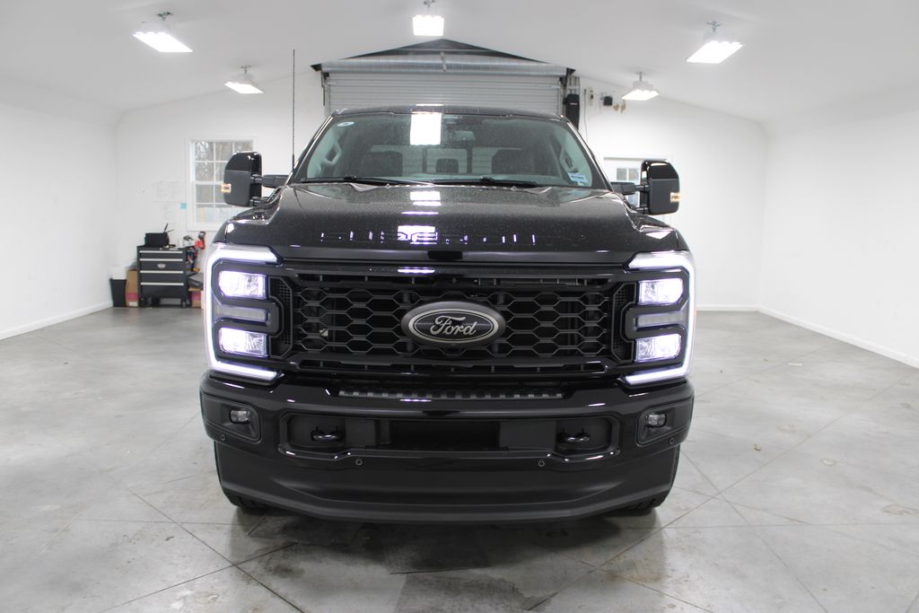 2025 Ford F-250 photo 2