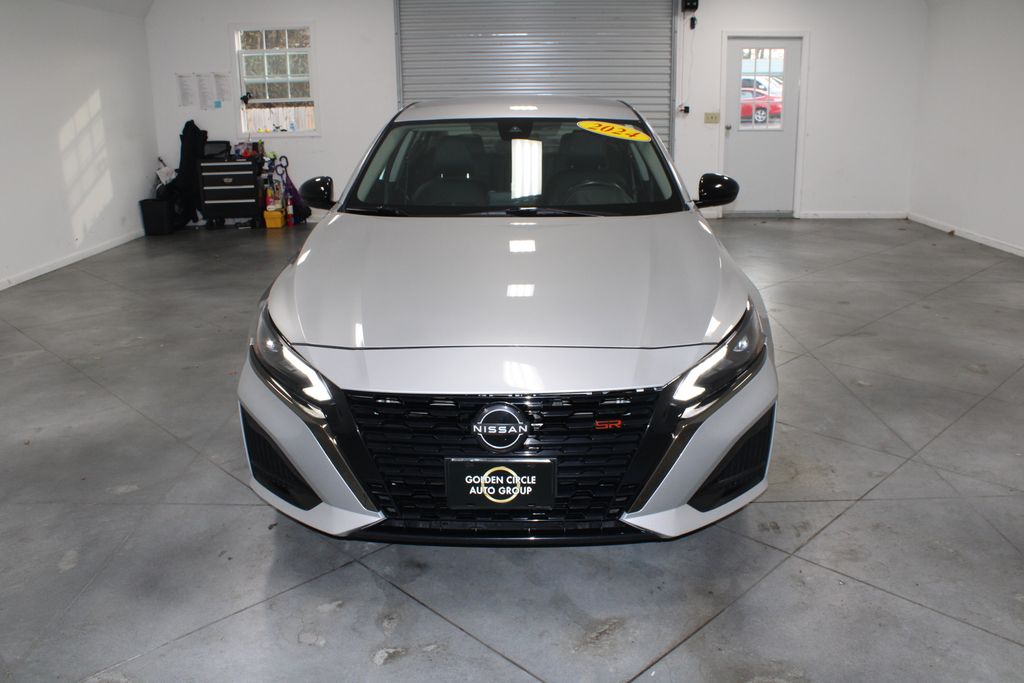 2024 Nissan Altima 2.5 SR photo 2