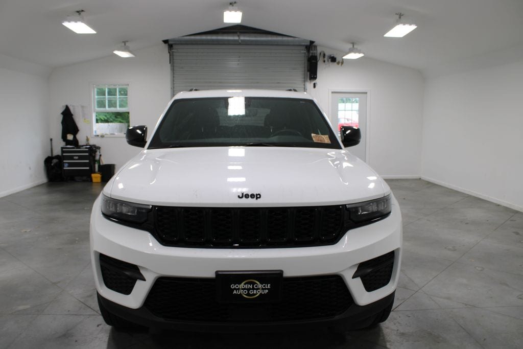 Certified 2024 Jeep Grand Cherokee Altitude SUV