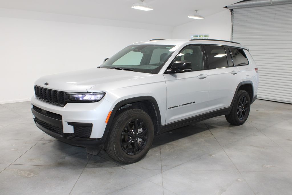 2023 Jeep Grand Cherokee Altitude X photo 2