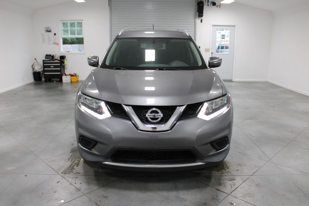 2014 Nissan Rogue SV photo 2