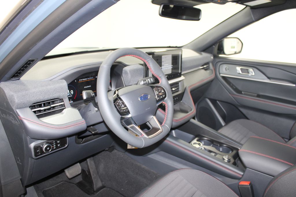 2026 Ford Explorer ST-Line - Photo 23