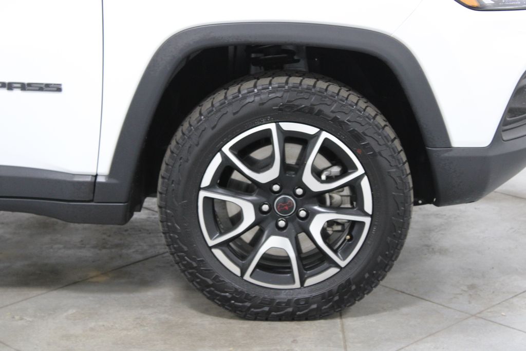 2025 Jeep Compass Trailhawk - Photo 12