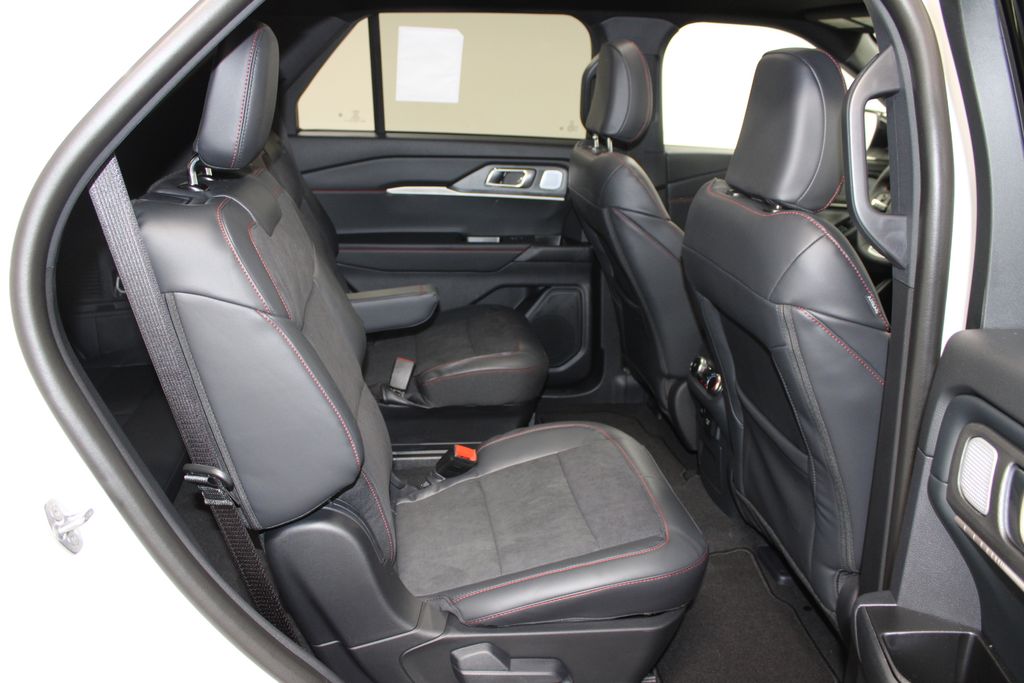 2026 Ford Explorer ST - Photo 31