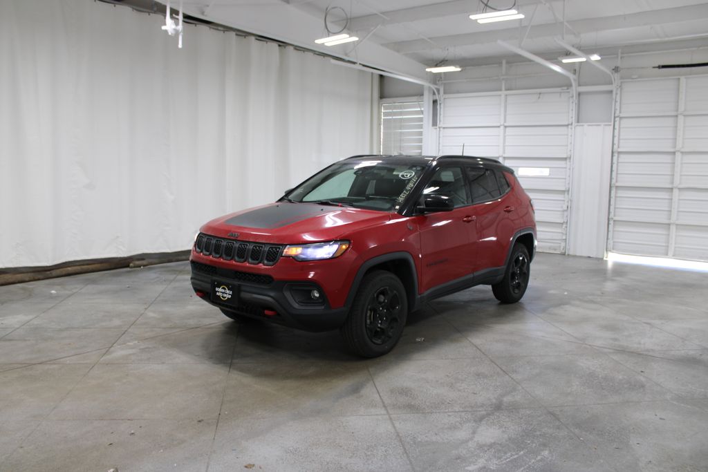 2023 Jeep Compass Trailhawk photo 2