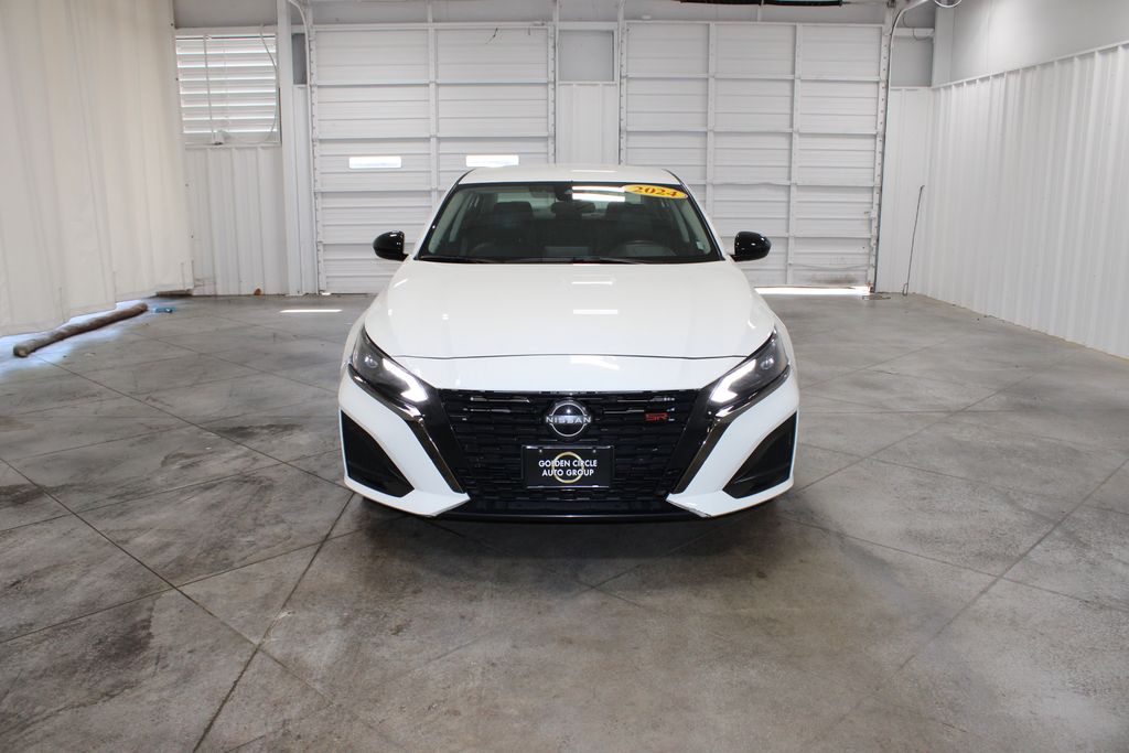 2024 Nissan Altima 2.5 SR photo 2