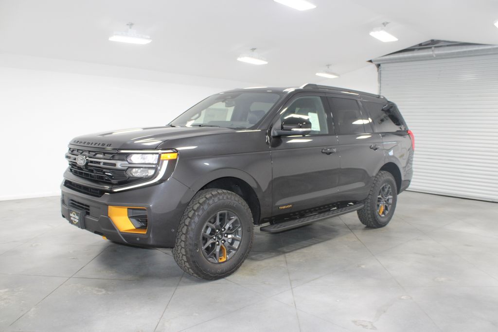 2025 Ford Expedition photo 2