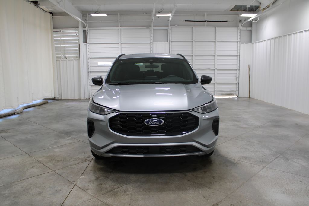 2024 Ford Escape ST-Line photo 2