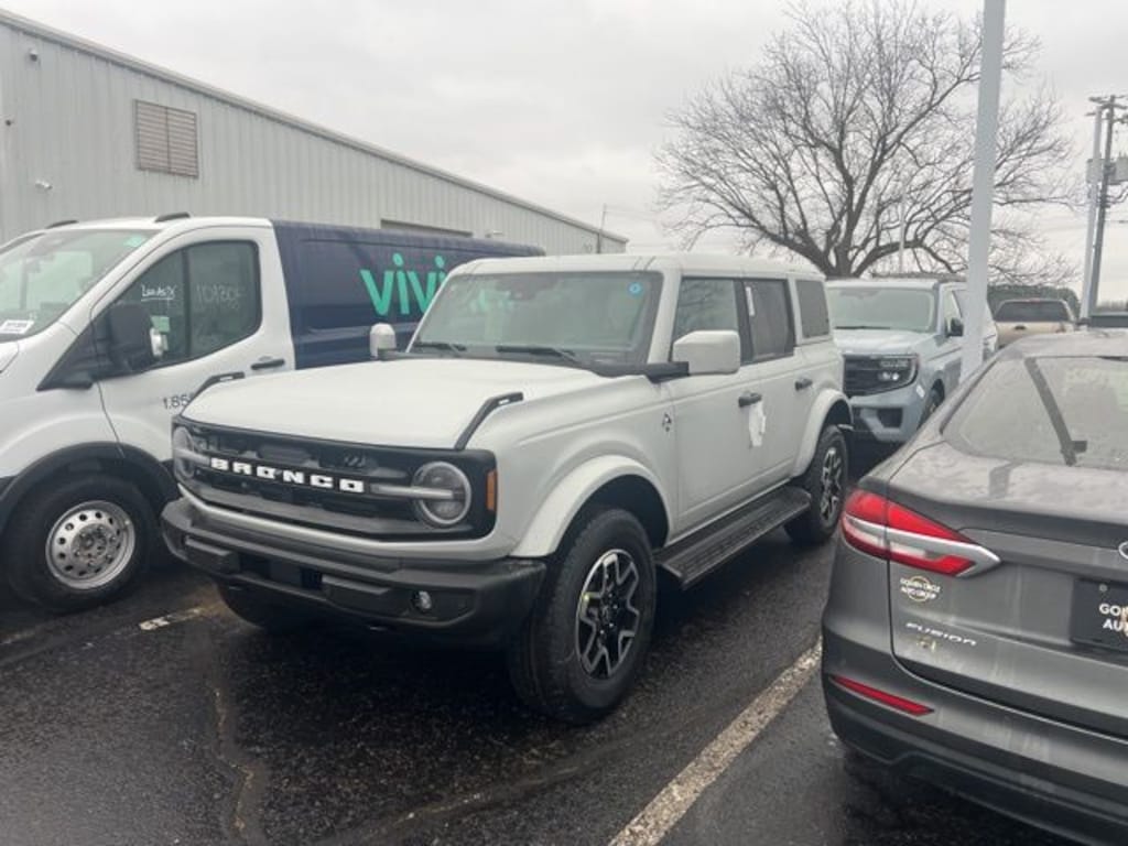 New 2026 Ford Bronco Outer Banks SUV