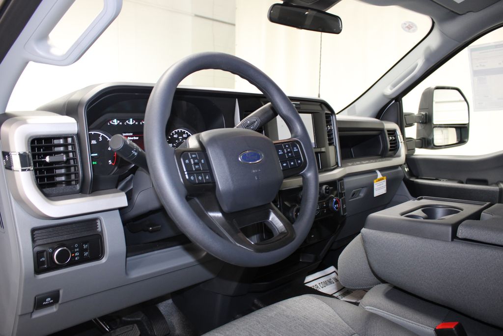 2026 Ford F-350 Super Duty XL - Photo 18