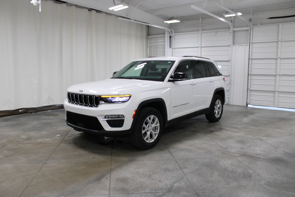 2023 Jeep Grand Cherokee Limited photo 3