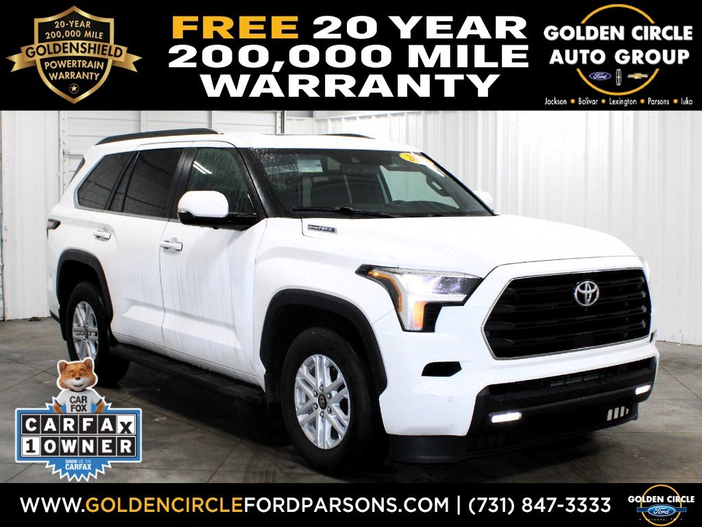 2025 Toyota Sequoia SR5 4WD i-FORCE MAX Hybrid's photo