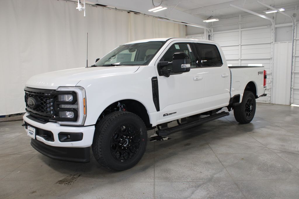2025 Ford F-350 Lariat photo 3