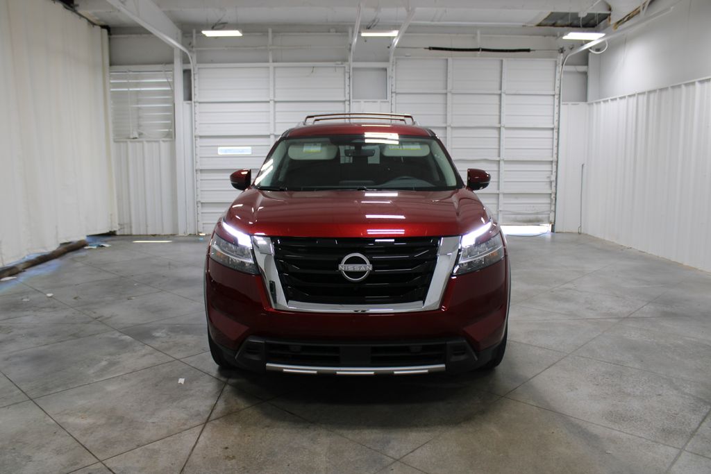 2024 Nissan Pathfinder SL photo 2