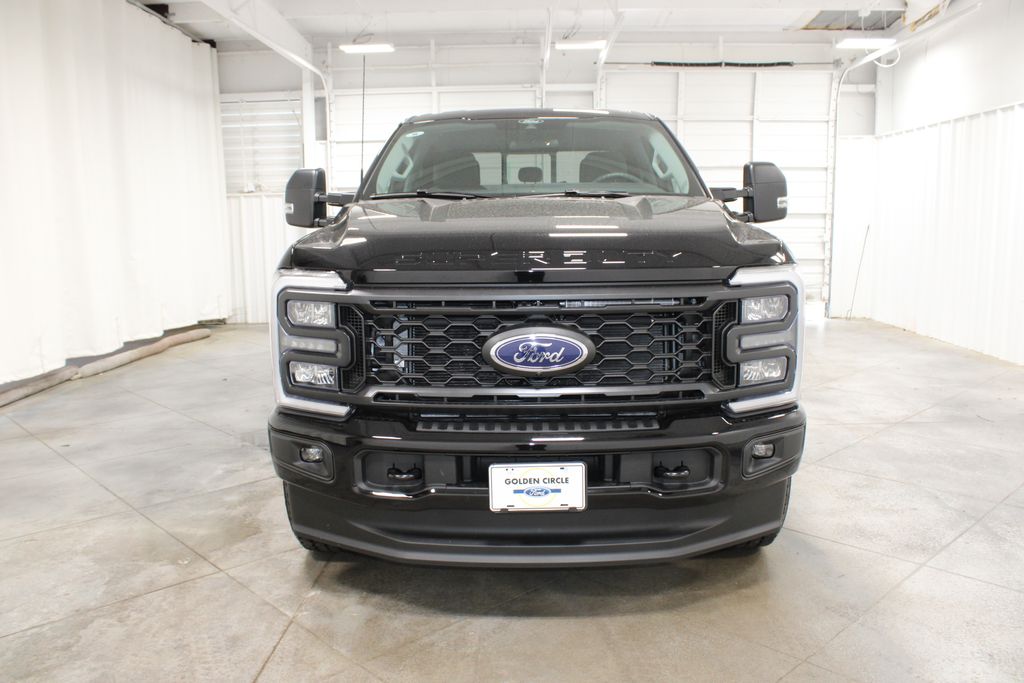 2025 Ford F-250 photo 2