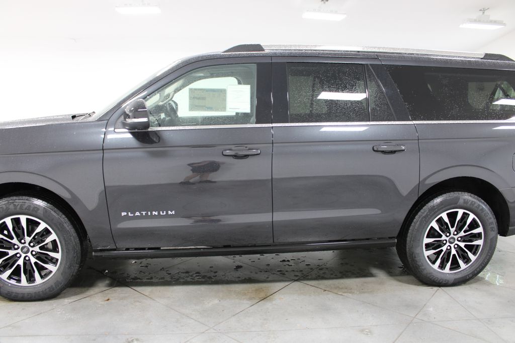 2025 Ford Expedition MAX Platinum photo 2