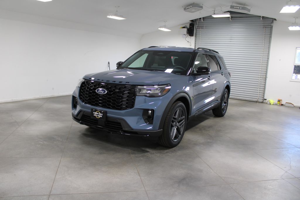 2026 Ford Explorer ST-Line photo 3