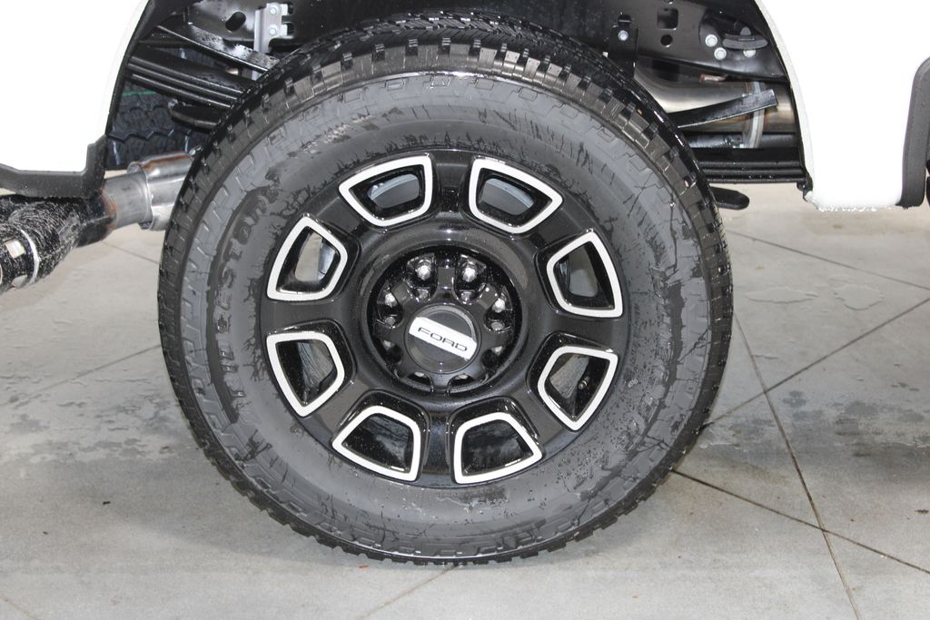 2026 Ford F-250 Super Duty Platinum - Photo 18