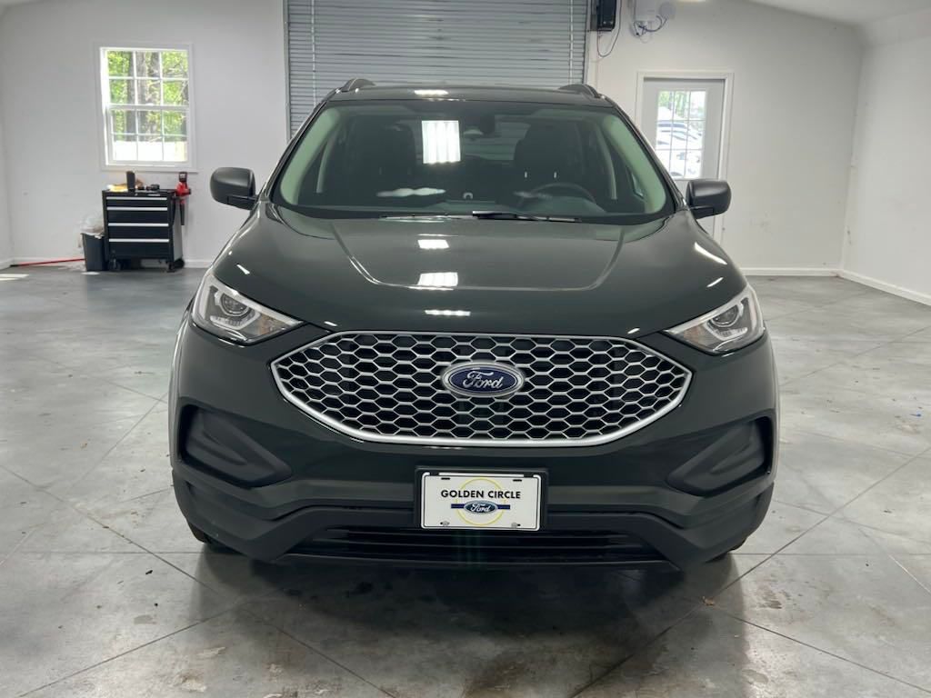 2024 Ford Edge SE photo 2