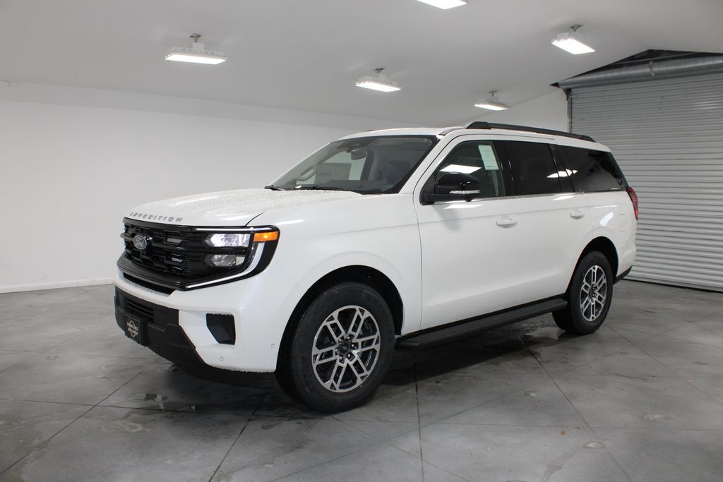 2025 Ford Expedition photo 2
