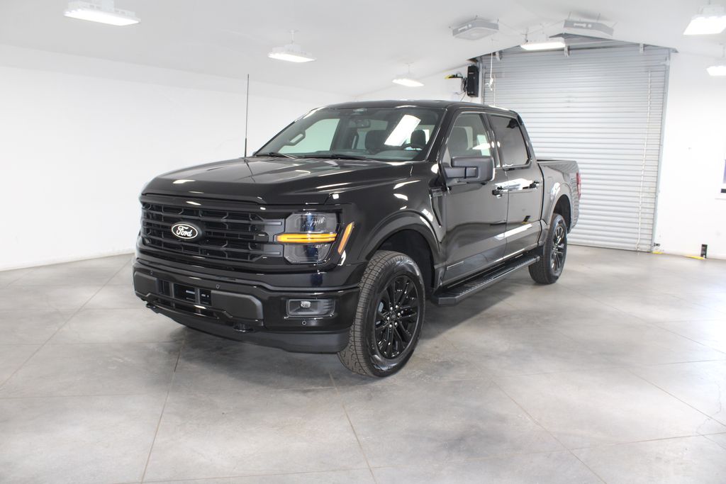 2025 Ford F-150 XLT photo 3