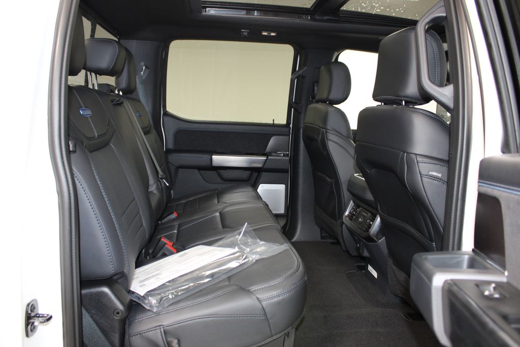 2026 Ford F-250 Super Duty Platinum - Photo 34