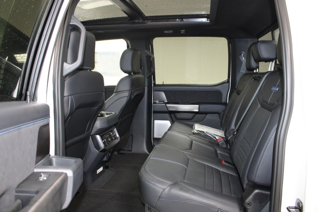 2026 Ford F-250 Super Duty Platinum - Photo 29