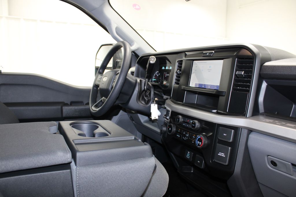 2026 Ford F-350 Super Duty XL - Photo 28