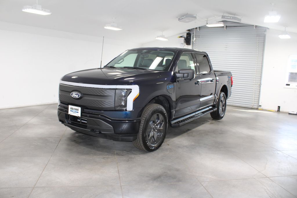 2025 Ford F-150 Lightning photo 3