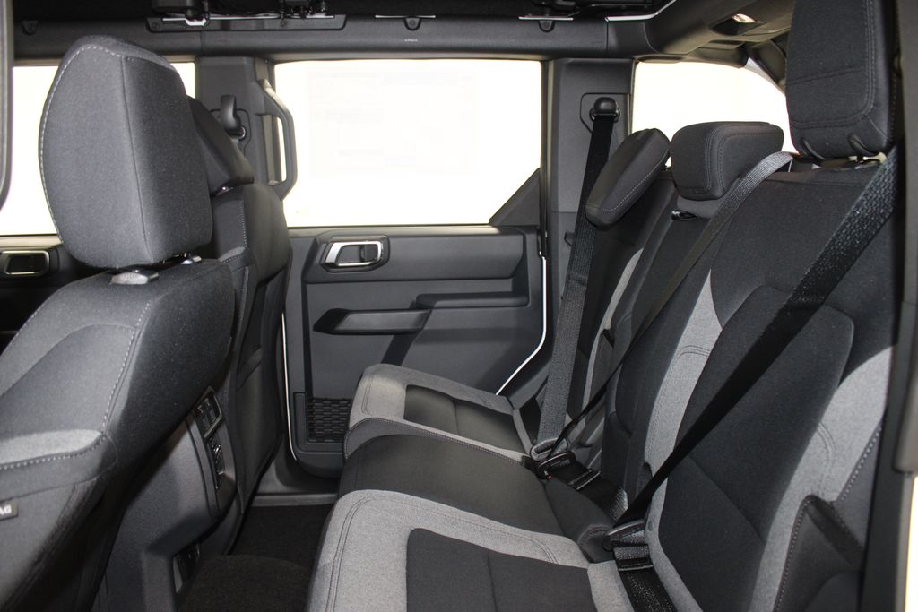 2025 Ford Bronco 4-Door Base - Photo 17