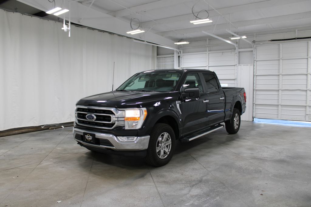 2022 Ford F-150 XLT photo 2
