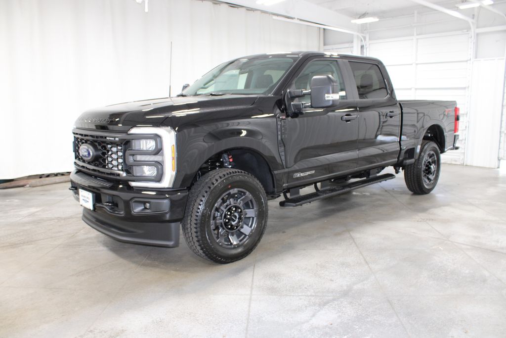 2025 Ford F-250 photo 3