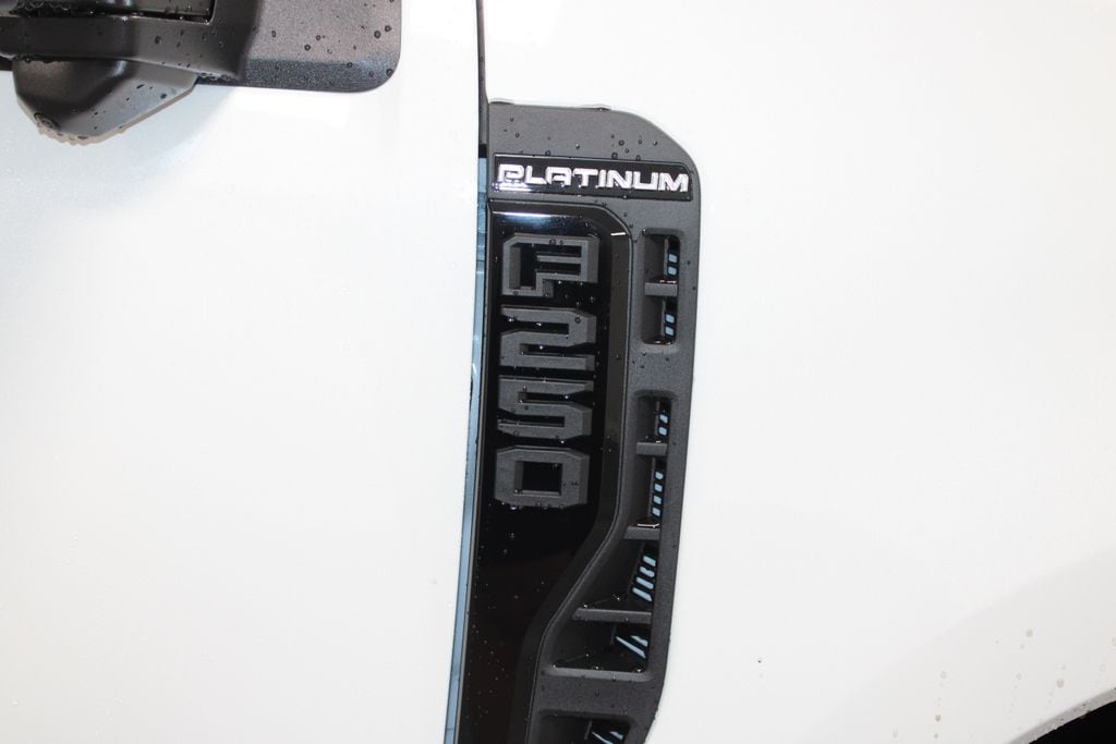 2026 Ford F-250 Super Duty Platinum - Photo 12