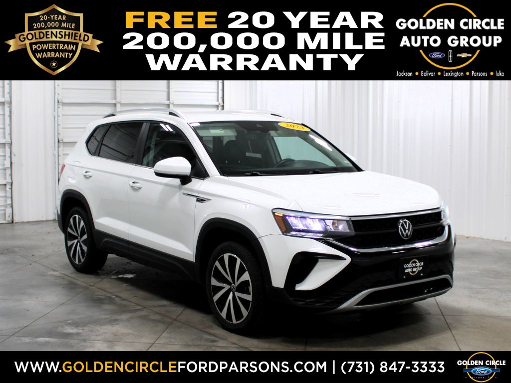 2023 Volkswagen Taos SE's photo