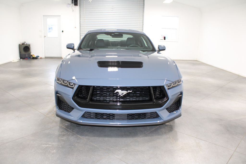 2025 Ford Mustang GT Premium photo 2