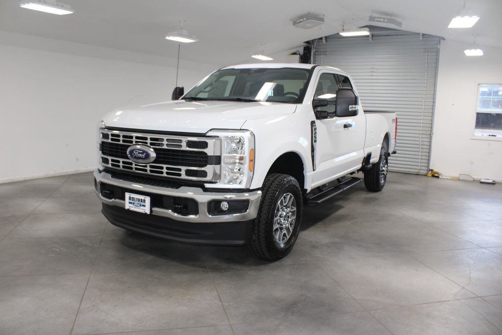 2025 Ford F-250 XLT photo 3