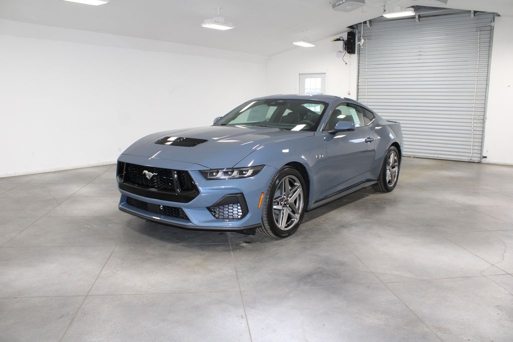 2025 Ford Mustang GT Premium photo 3
