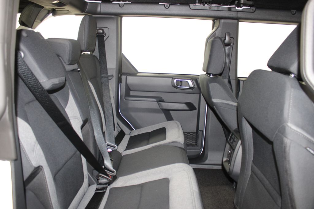 2025 Ford Bronco 4-Door Base - Photo 21