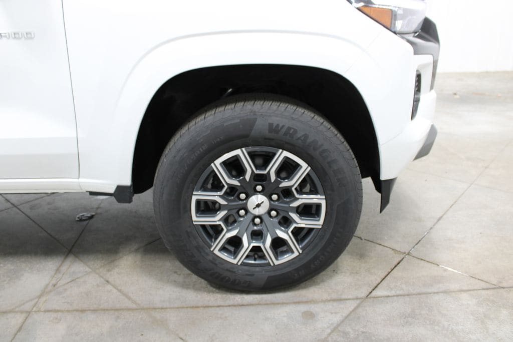2024 Chevrolet Colorado Z71 - Photo 39