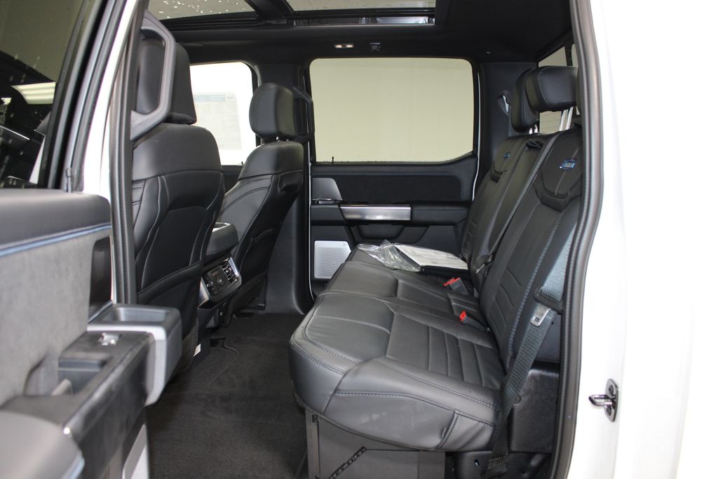2026 Ford F-250 Super Duty Platinum - Photo 28