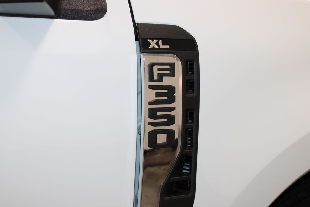 2026 Ford F-350 Super Duty XL - Photo 12