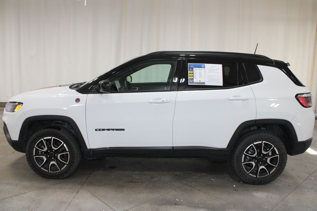 2025 Jeep Compass Trailhawk - Photo 6