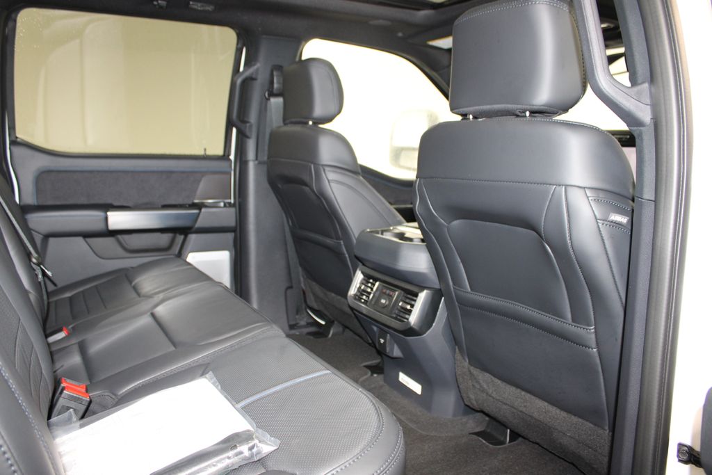 2026 Ford F-250 Super Duty Platinum - Photo 36
