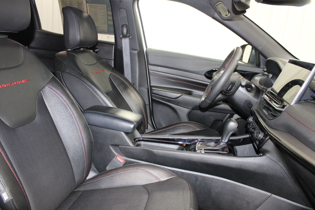 2025 Jeep Compass Trailhawk - Photo 31