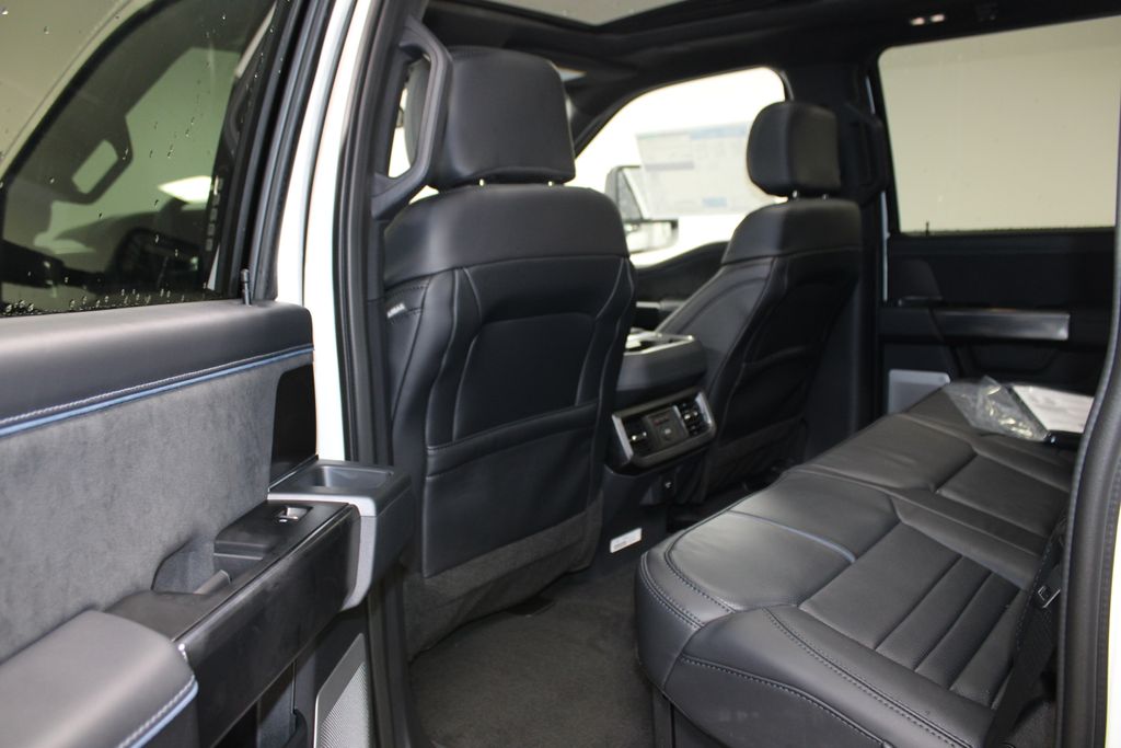 2026 Ford F-250 Super Duty Platinum - Photo 29