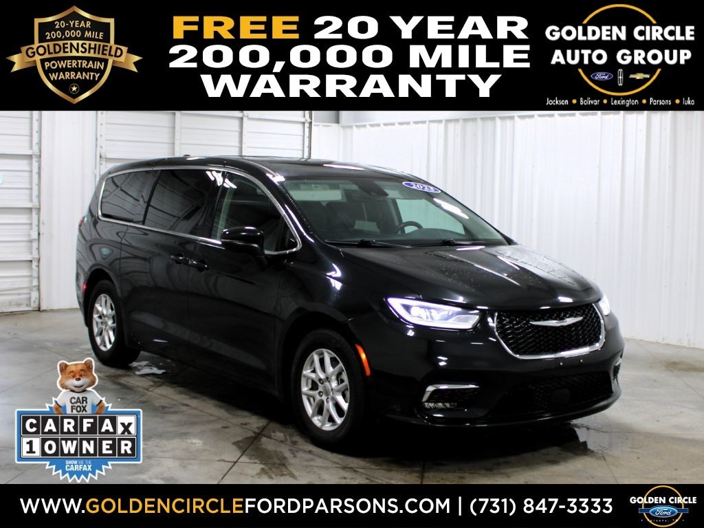 Used 2023 Chrysler Pacifica Touring L Minivan/Van