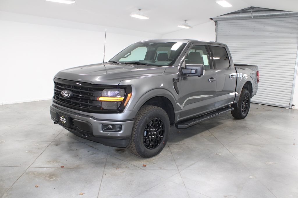 2025 Ford F-150 XLT photo 2